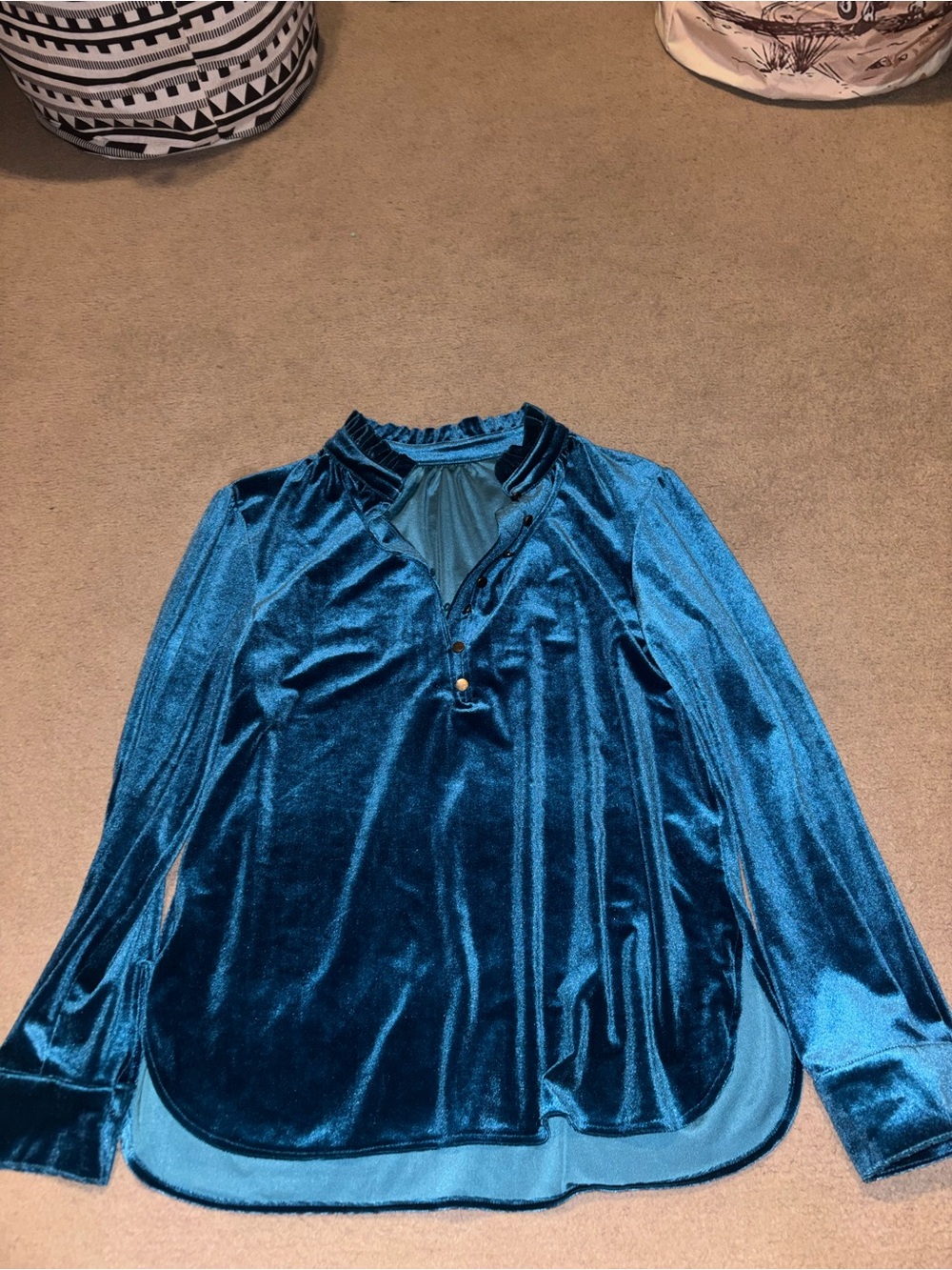 Women's Velvet Long-Sleeve Top in Teal Blue No Tag but Size medium